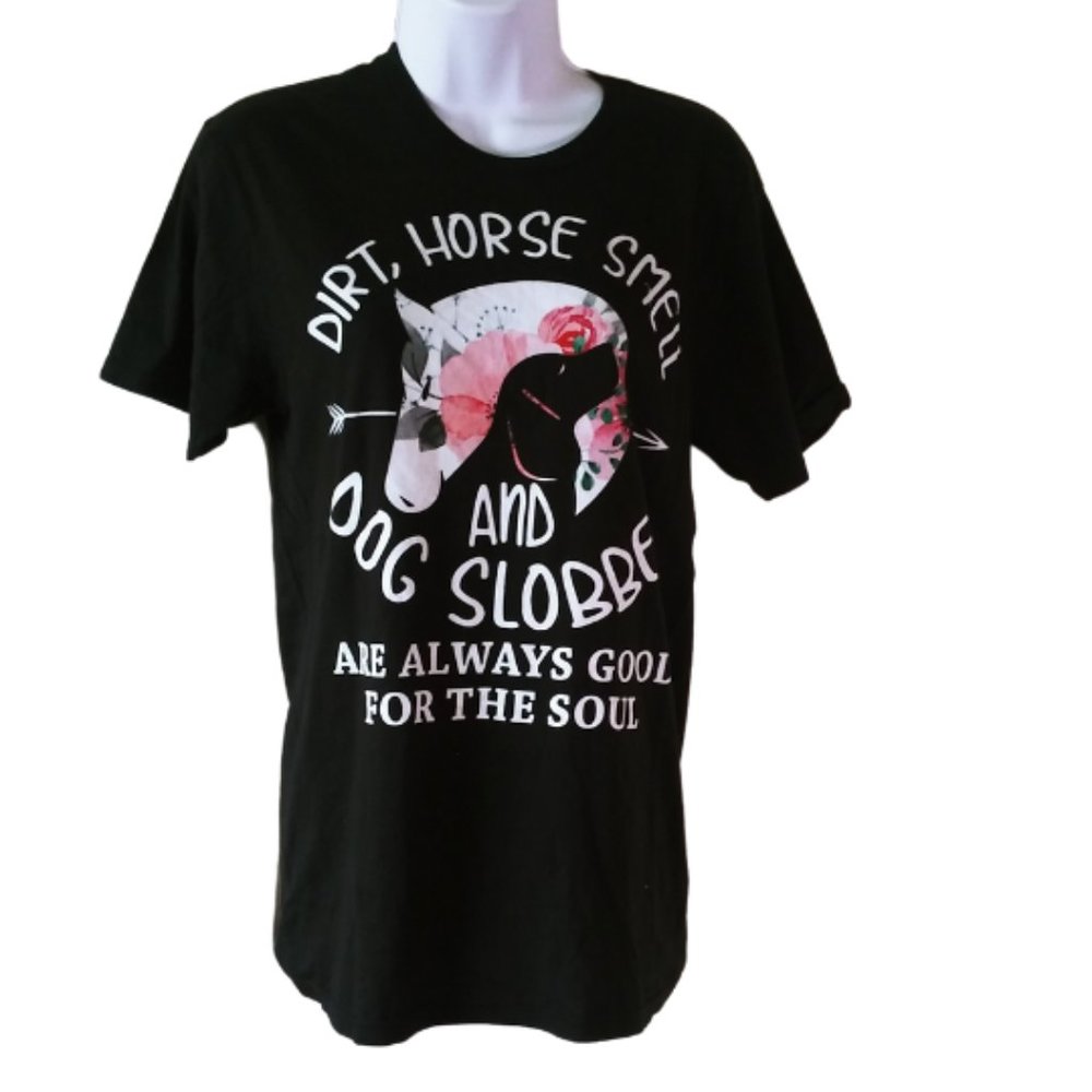 👚BOUTIQUE GRAPHIC T-SHIRT WITH SAYING HORSE & DOG